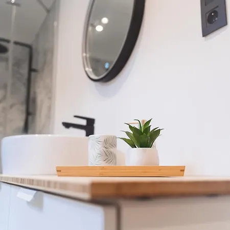 & Apartment