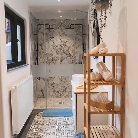 Διαμέρισμα & *